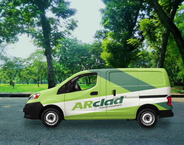 Comunicação Visual, Frota Comercial, Vinil Enrolando Carro. Comunicação Visual, Frota Comercial, Vinil Enrolando Carro.